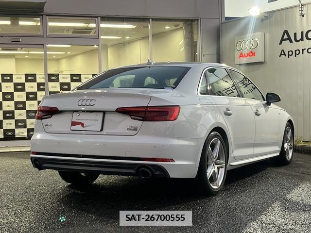 Audi A4 2017-08 215687-1