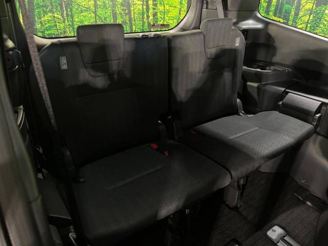Toyota NOAH 2023-07 181278-10