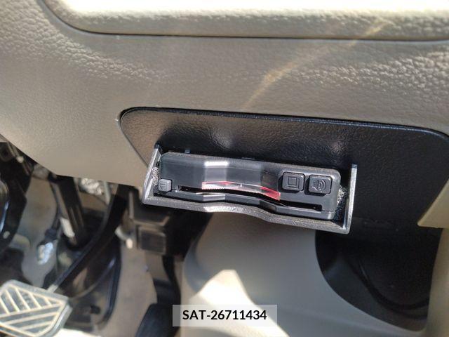 Suzuki EVERY WAGON 2019-07 209327-9