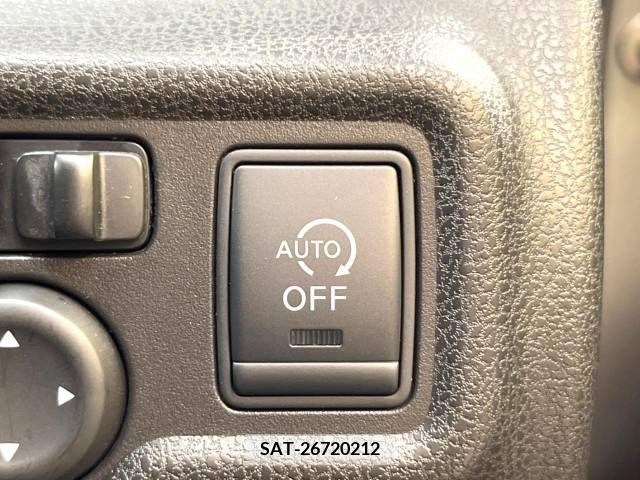 Nissan NOTE 2013-09 302318-4
