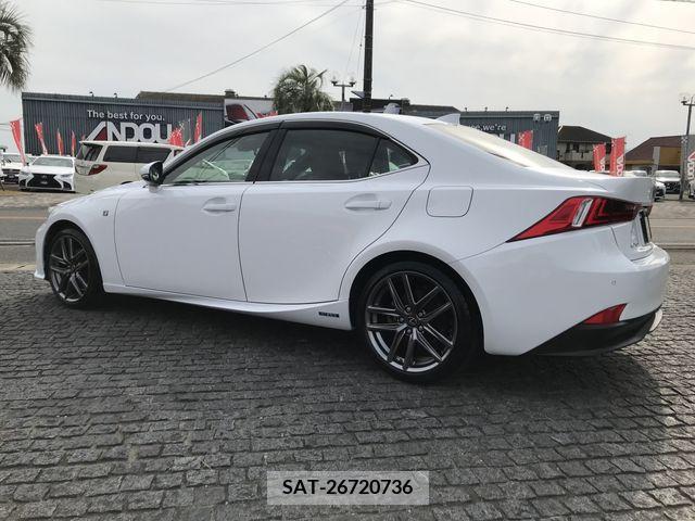 Lexus IS 2014-01 240303-3