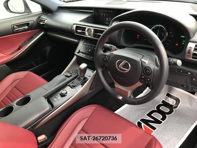 Lexus IS 2014-01 240303-10