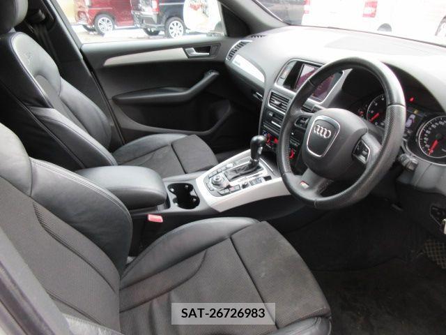 Audi Q5 2010-02 200768-10