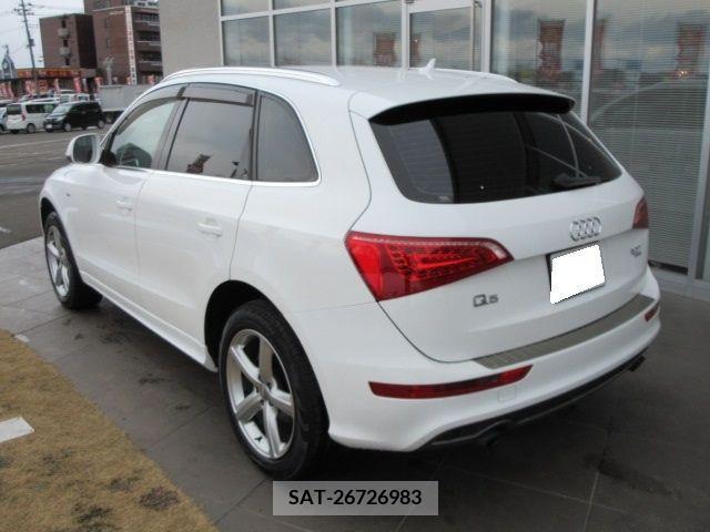 Audi Q5 2010-02 200768-3