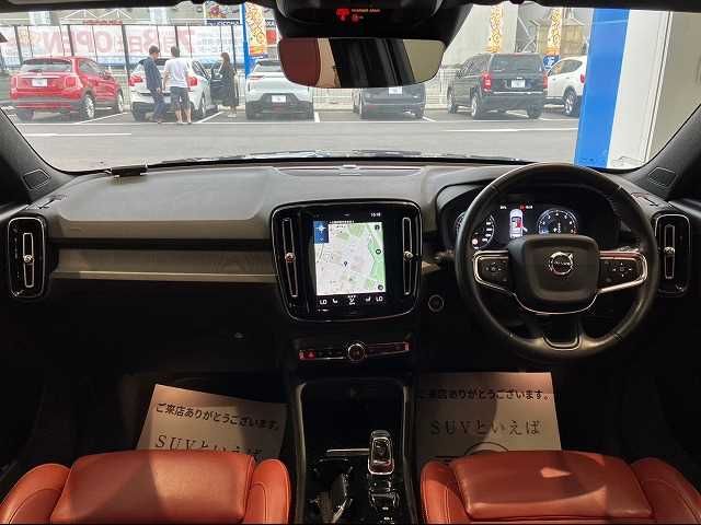 Volvo XC40 2019-03 181137-1