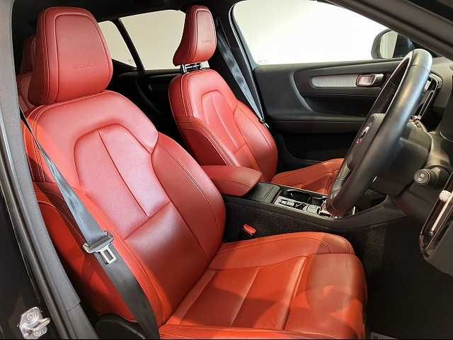 Volvo XC40 2019-03 181137-8
