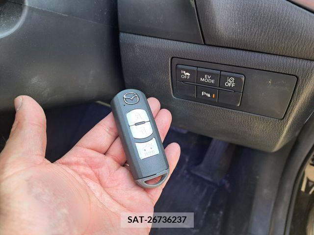 Mazda AXELA HYBRID 2016-07 235506-4