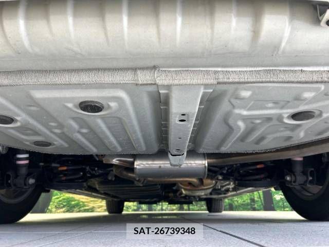 Toyota VOXY 2021-07 332572-19
