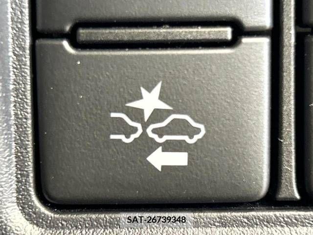 Toyota VOXY 2021-07 332572-5