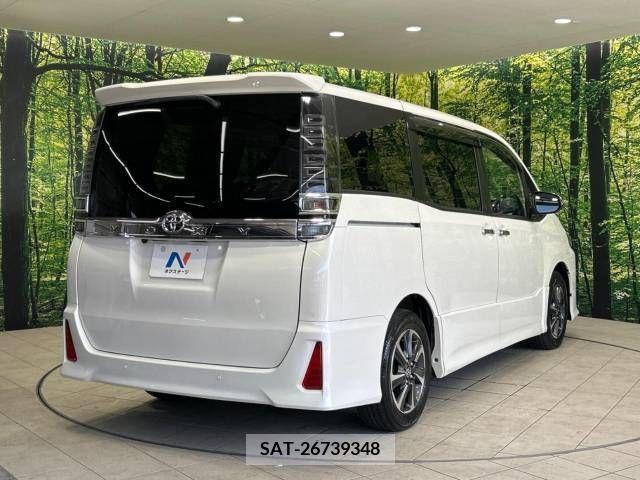 Toyota VOXY 2021-07 332572-17