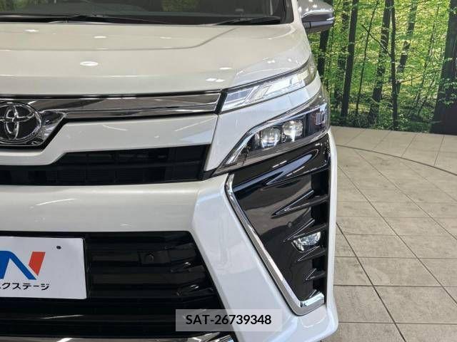 Toyota VOXY 2021-07 332572-12