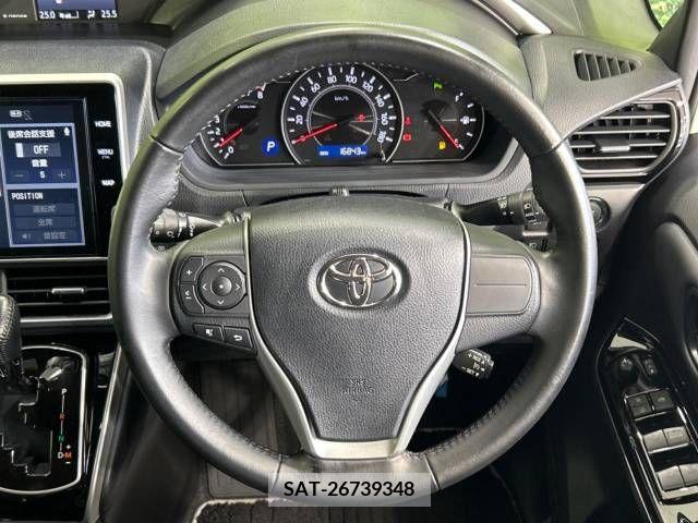 Toyota VOXY 2021-07 332572-11