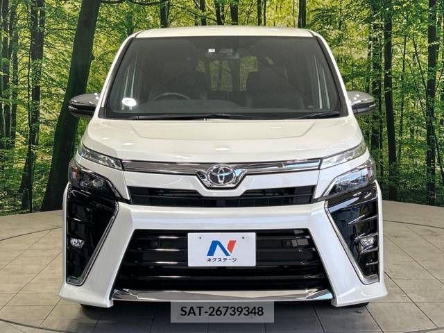 Toyota VOXY 2021-07 332572-14