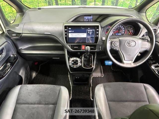 Toyota VOXY 2021-07 332572-1
