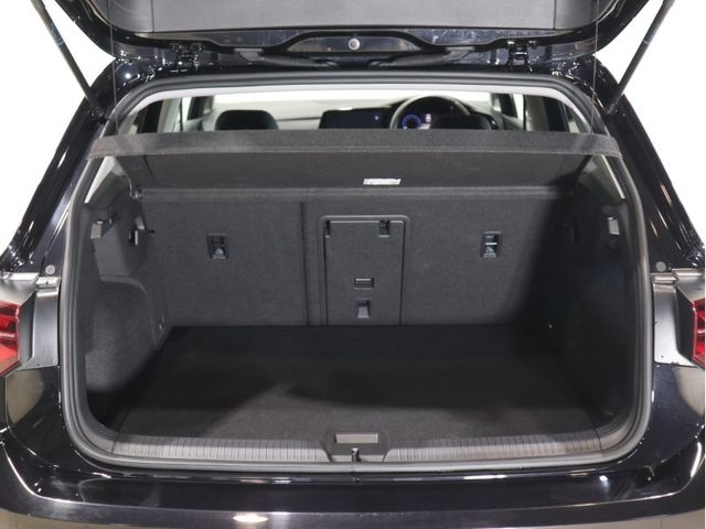 VolksWagen GOLF 2021-08 21174-24