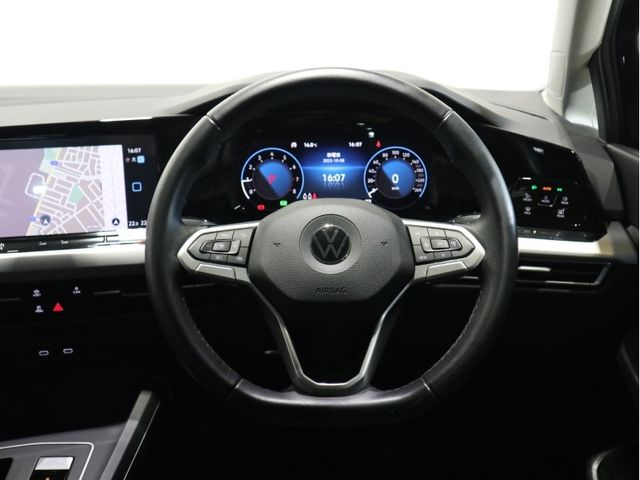 VolksWagen GOLF 2021-08 21174-10