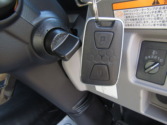 Mitsubishi CANTER 2023-05 27247-21