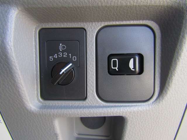 Mitsubishi CANTER 2023-05 27247-18