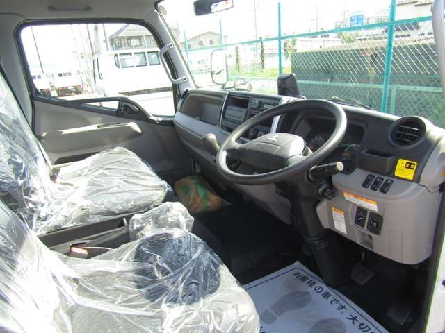 Mitsubishi CANTER 2023-05 27247-11