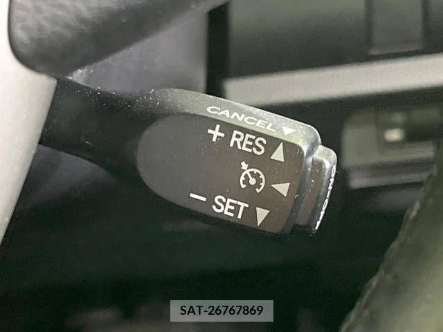 Toyota VOXY 2020-02 288955-7