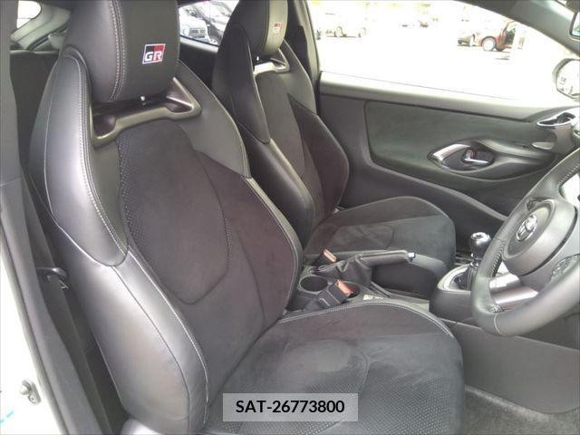 Toyota YARIS 2021-09 271163-8