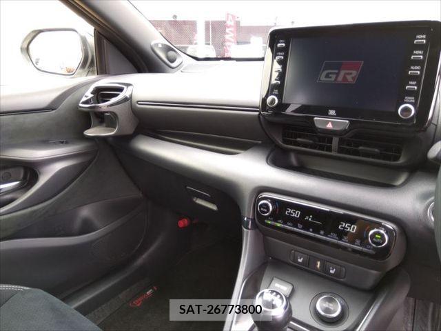 Toyota YARIS 2021-09 271163-9