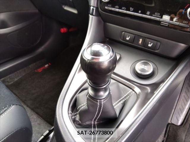 Toyota YARIS 2021-09 271163-12