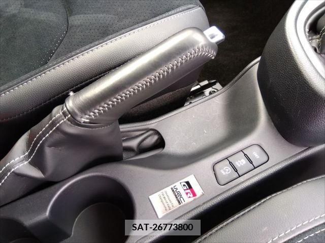 Toyota YARIS 2021-09 271163-13