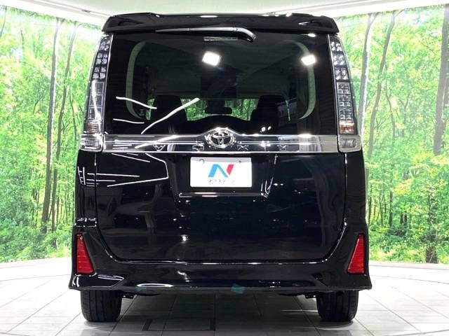 Toyota VOXY 2017-01 188832-15
