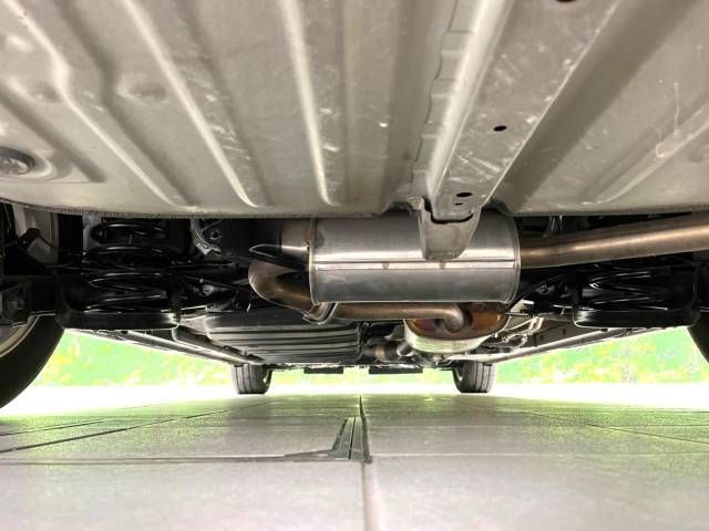 Toyota VOXY 2017-01 188832-19