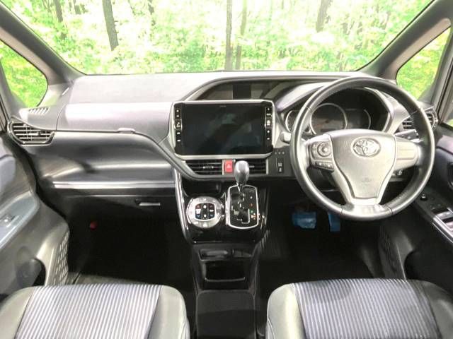 Toyota VOXY 2017-01 188832-1