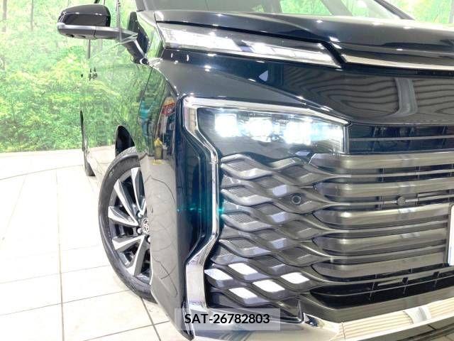 Toyota VOXY 2022-10 313565-12