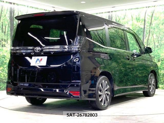 Toyota VOXY 2022-10 313565-17