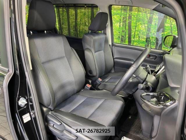 Toyota VOXY 2015-12 321466-8