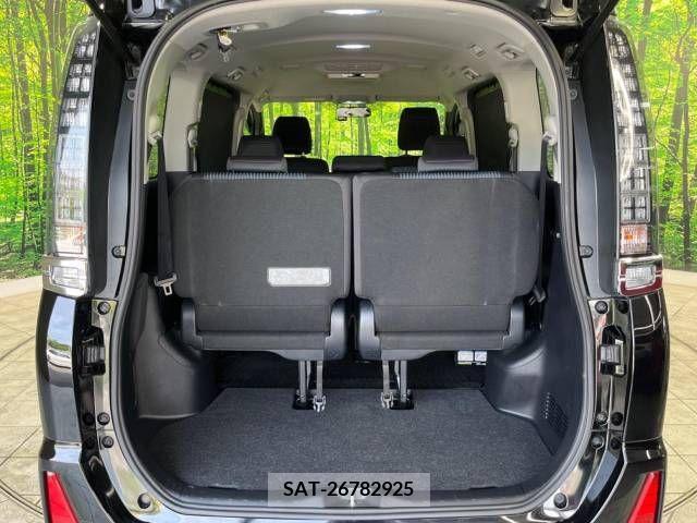Toyota VOXY 2015-12 321466-11