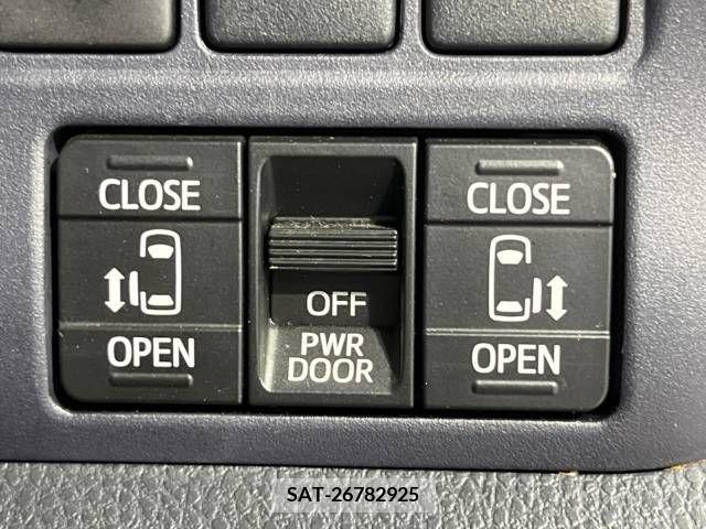 Toyota VOXY 2015-12 321466-5