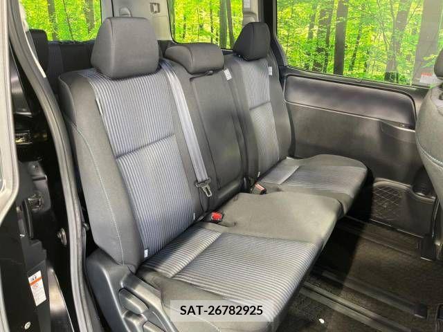 Toyota VOXY 2015-12 321466-9