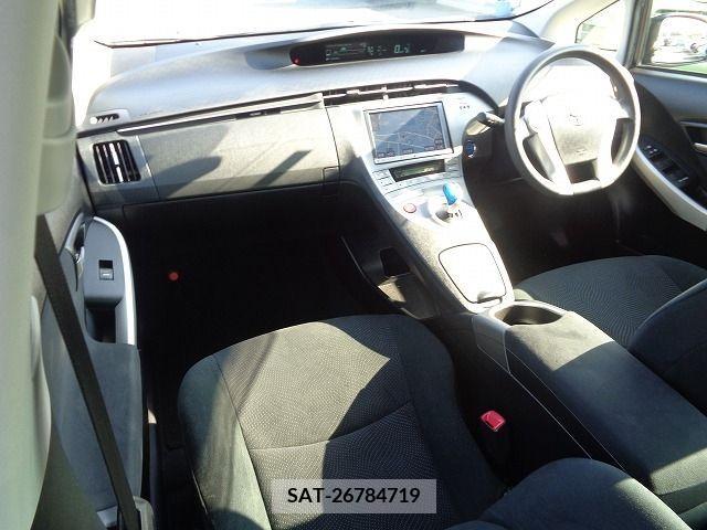 Toyota PRIUS 2012-08 346532-10