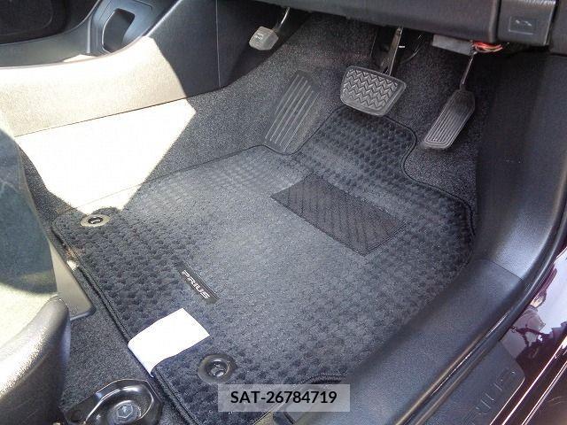 Toyota PRIUS 2012-08 346532-18