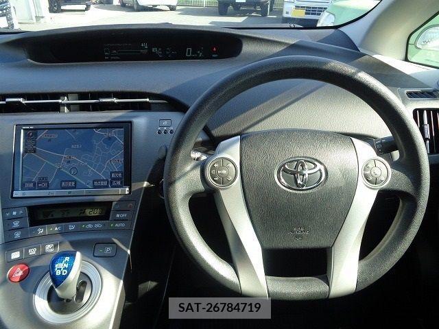 Toyota PRIUS 2012-08 346532-1