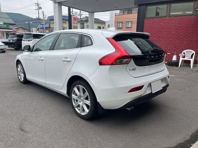 Volvo V40 2017-06 7593-2