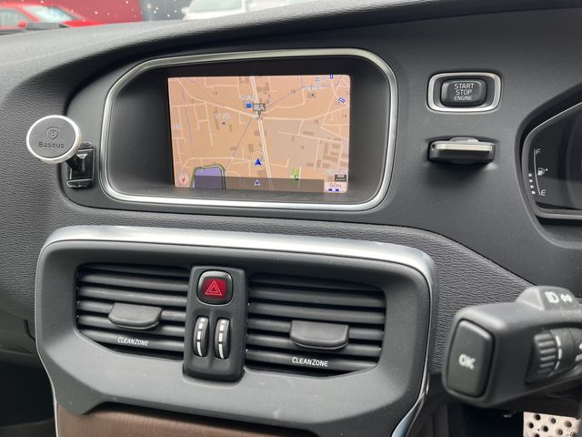 Volvo V40 2017-06 7593-8