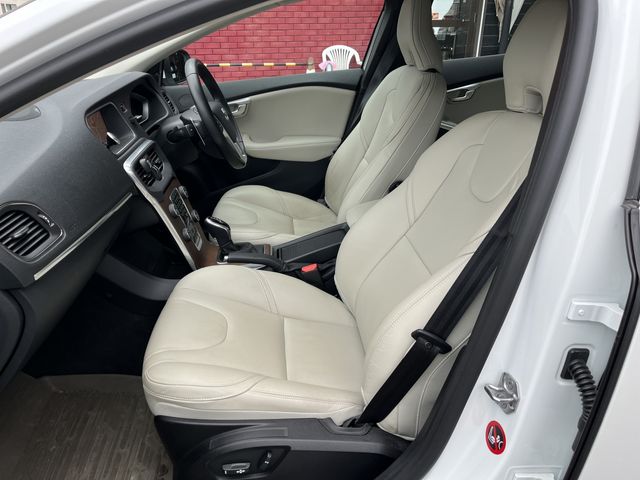 Volvo V40 2017-06 7593-6