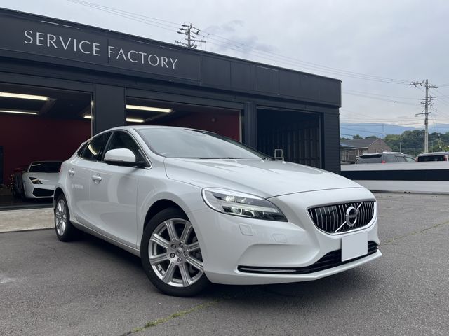 Volvo V40 2017-06 7593-3