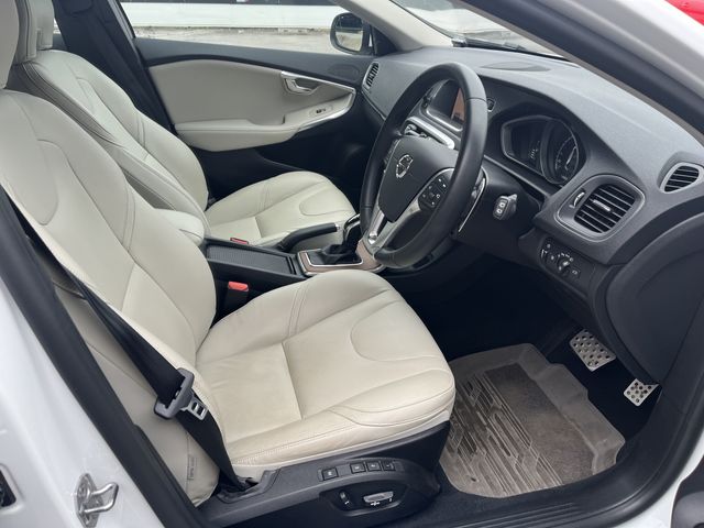 Volvo V40 2017-06 7593-5