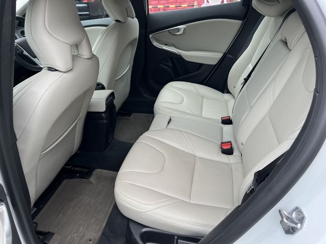 Volvo V40 2017-06 7593-7
