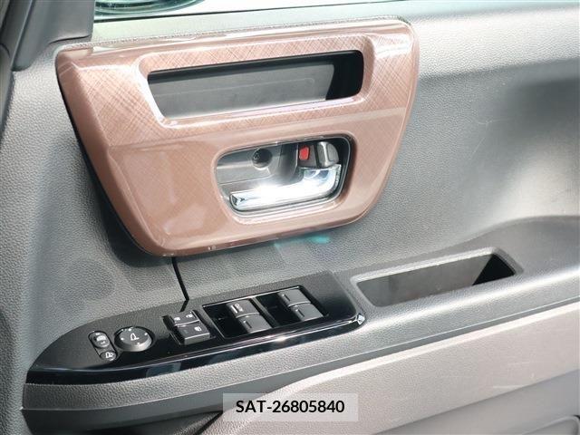 Honda N BOX 2019-04 217289-16