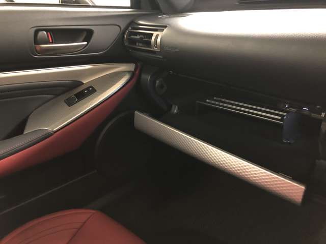 Lexus RC 2019-01 19687-19