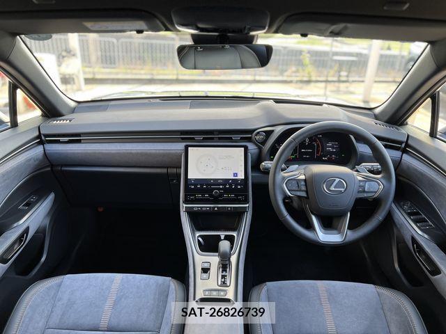 Lexus LBX 2024-02 311403-1