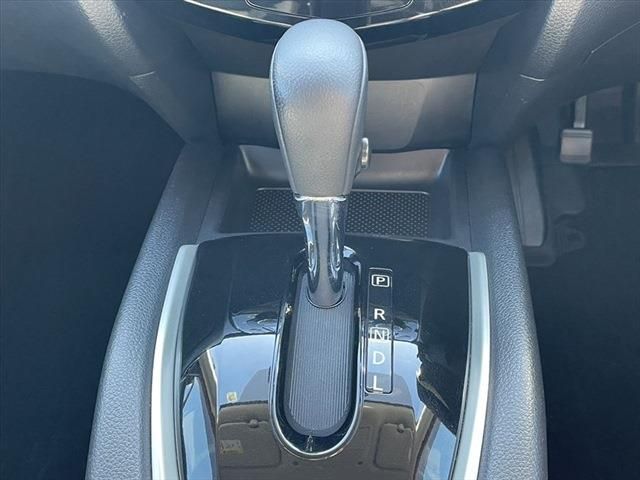 Nissan X-TRAIL 2015-03 15337-25